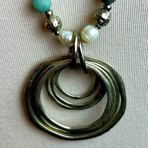 Turquoise and Green beaded pendant necklace with silver accents. - Picture 5 of 6